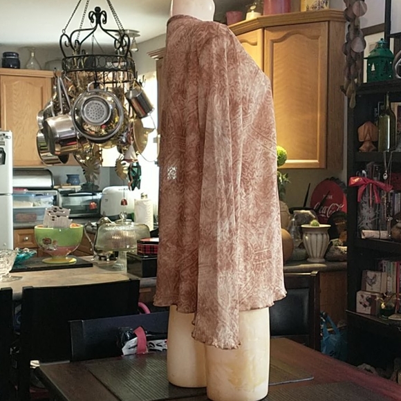 Two tone beige top - Picture 2 of 4